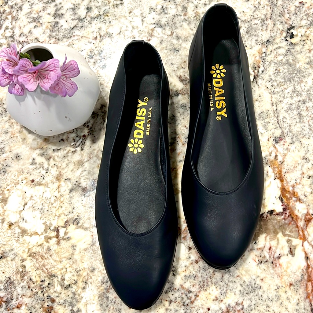 Nwot Daisy Women’s Shoes Navy Size 11